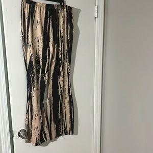 Strechy black and tan pants